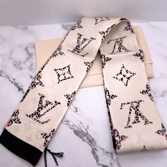 Louis Vuitton Wild at Heart Bandeau New w Tags - Picture 9 of 11